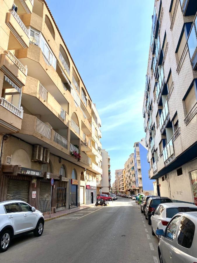 Locos Beach Holiday Apartments Torrevieja Dış mekan fotoğraf